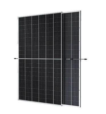Trina Vertex DEG20C.20 Panel solar de 590W de grado medio cortado bifacial de doble vidrio 210mmx210mm