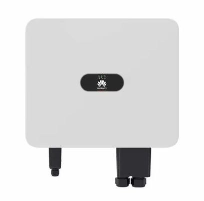 Inversor solar de tres fases HUAWEI SUN2000-12/15/17/20/25KTL-M5 con una eficiencia del 98,40%